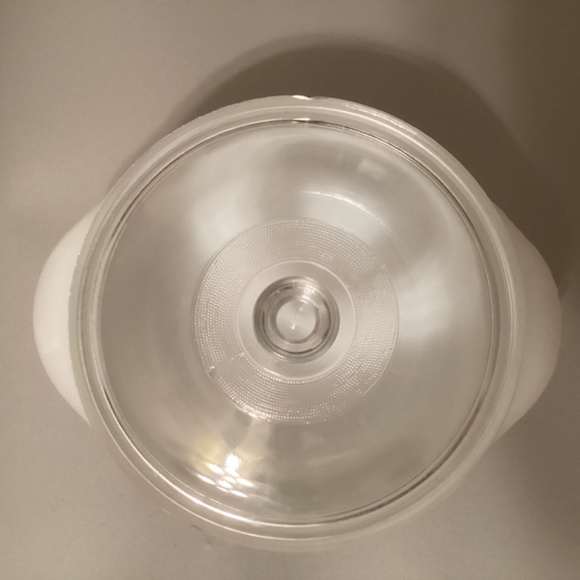 Vintage Daisy Casserole - Picture 2 of 7